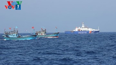 Tiếp thêm sức mạnh cho lực lượng kiểm ngư sát cánh cùng ngư dân trên biển (Biển đảo Việt Nam ngày 7/8/2015)