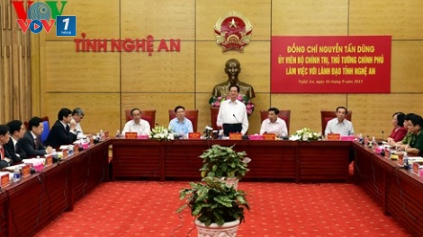 Thủ tướng Nguyễn Tấn Dũng làm việc với lãnh đạo chủ chốt tỉnh Nghệ An