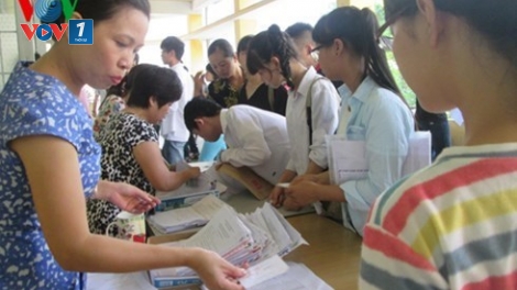 Kết thúc đợt 2 xét tuyển Đại học, Cao đẳng năm nay, các trường tốp dưới và dân lập vẫn ngóng chờ thí sinh.