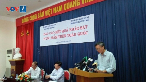 Bộ Nội vụ đang cùng các cơ quan liên quan làm rõ Hội Tiêu chuẩn và Bảo vệ người tiêu dùng Việt Nam hoạt động có đúng tôn chỉ, mục đích hay không, nếu không đúng có thể xem xét đình chỉ hoạt động để xử lý vi phạm. (Thời sự đêm 26/10/2016)
