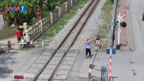 An toàn giao thông đường sắt: Hiểm họa tai nạn từ đường ngang dân sinh (21/11/2016)