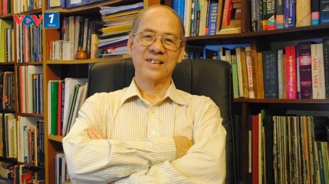 Thầy Nguyễn Quốc Hùng MA: Người có hơn 20 năm dạy tiếng Anh trên sóng phát thanh, truyền hình
