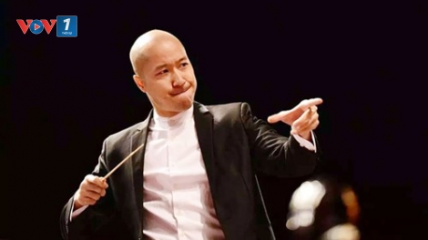 Nhạc trưởng Đồng Quang Vinh với ý tưởng đưa thể loại nhạc cổ điển đến gần hơn với khán giả Việt Nam. (30/12/2016)