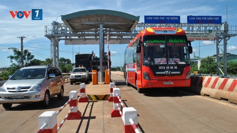 Bộ Giao thông Vận tải kiến nghị giảm thời gian thu phí đường bộ ở hàng loạt dự án (Thời sự đêm 24/12/2016)