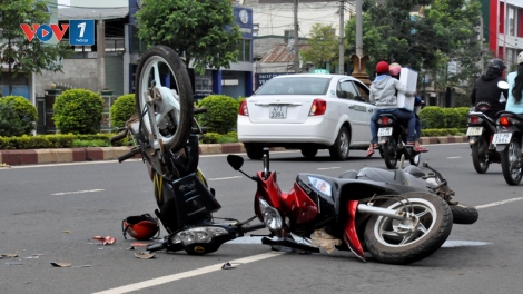 Phiên tòa xét xử vi phạm quy định về điều khiển giao thông đường bộ: Một phút bất cẩn - Ân hận cả đời. (29/4/2016)