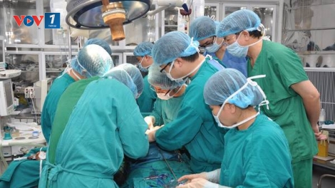 Bệnh viện Hữu nghị Việt - Đức thực hiện thành công ca ghép tạng xuyên Việt lần hai (Thời sự đêm 6/5/2016)