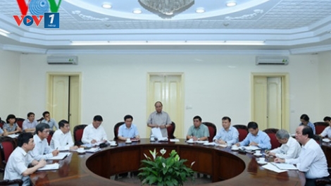 Thủ tướng Nguyễn Xuân Phúc chủ trì họp với một số bộ, ngành về tình hình kinh tế xã hội 5 tháng đầu năm (Thời sự đêm 30/5/2016)