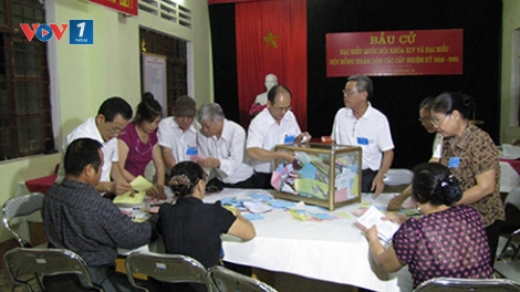 Cử tri cả nước đã hoàn thành nghĩa vụ công dân của mình trong ngày hội bầu cử Đại biểu Quốc hội khóa 14 và Hội đồng nhân dân các cấp nhiệm kỳ 2016-2021(Thời sự đêm 22/5/2016)