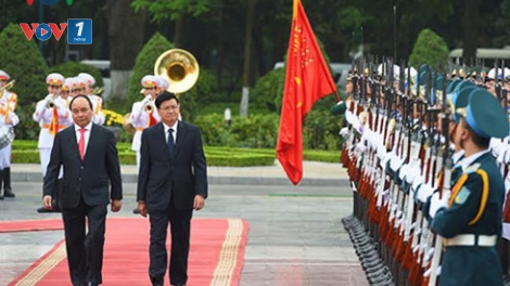 Thủ tướng Nguyễn Xuân Phúc đón và hội đàm với Thủ tướng Chính phủ Cộng hòa Dân chủ Nhân dân Lào Thongloun Sisoulith (Thời sự chiều 15/5/2016)