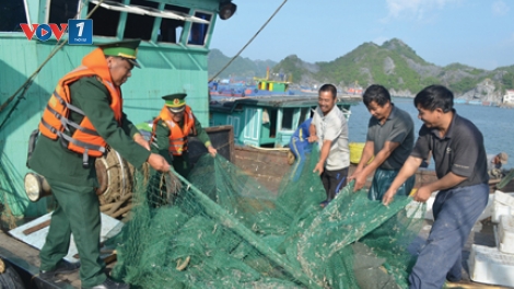 Hướng dẫn ngư dân đảm bảo an toàn lao động trên biển. (29/6/2016)