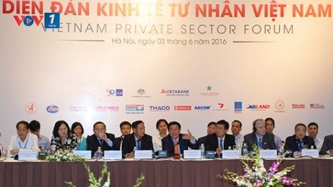 Phó Thủ tướng Vương Đình Huệ chủ trì Diễn đàn Kinh tế tư nhân Việt Nam với sự tham gia của hơn 500 doanh nhân. (Thời sự đêm 03/6/2016)