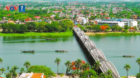 Thành phố Huế chính thức được Tổ chức Bảo tồn thiên nhiên Quốc tế vinh danh là Thành phố Xanh Quốc gia đầu tiên của Việt Nam. (Thời sự đêm 28/6/2016)