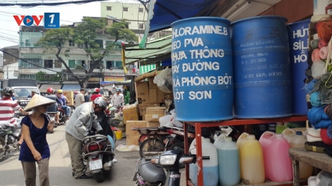 Người dân thành phố Hồ Chí Minh lo âu khi kế hoạch di dời chợ hóa chất triển khai quá chậm. (15/6/2016)