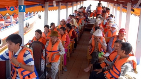 Để người tham gia giao thông đường thủy mặc áo phao (11/7/2016)