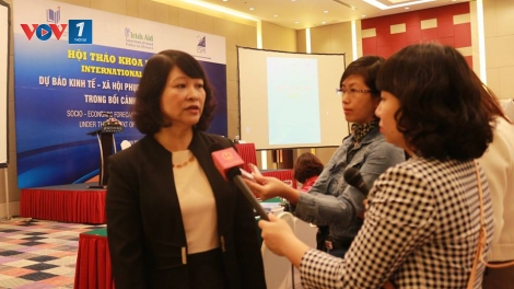 Phỏng vấn bà Mai Thị Thu - Giám đốc Trung tâm thông tin và Dự báo kinh tế-xã hội, Bộ kế hoạch đầu tư về dự báo kinh tế xã hội 6 tháng cuối năm. (2/7/2016)