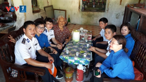 Vùng cảnh sát biển 3 thực hiện chuỗi tuyên truyền biển đảo cho người dân (24/7/2016)