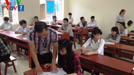 Ngày thi thứ hai của kỳ thi tốt nghiệp THPT quốc gia đã diễn ra an toàn, nghiêm túc, đúng quy chế và không xảy ra việc lộ đề thi. (Thời sự đêm 02/7/2016)