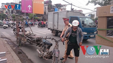 Hiểm họa từ xe tự chế, xe thô sơ chở hàng cồng kềnh (28/9/2016)