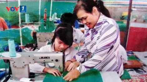 Người xây dựng nên mái ấm của người khuyết tật: “Trung tâm vì ngày mai” (28/9/2016)