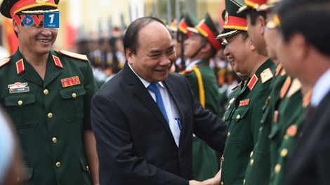 Thủ tướng Nguyễn Xuân Phúc yêu cầu cán bộ, chiến sỹ Bộ Tư lệnh Quân khu 3 phải tập trung phát triển kinh tế, gắn với xây dựng và tăng cường tiềm lực quốc phòng, thế trận quốc phòng toàn dân. (Thời sự đêm 18/9/2016)
