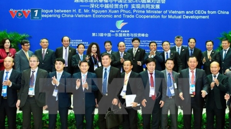 Thủ tướng Nguyễn Xuân Phúc chủ trì Hội nghị đối thoại bàn tròn với Tổng Giám đốc điều hành của các doanh nghiệp hàng đầu của Trung Quốc. (Thời sự đêm 11/9/2016)