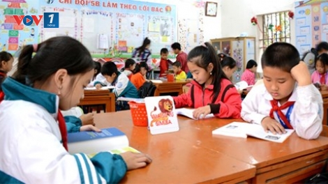 Chị Nguyễn Thị Hương Liên, Giám đốc Công ty CP Sao Thái Dương với hành trình “gieo mầm” văn hóa đọc đến với trẻ em vùng quê nghèo tỉnh Nam Định. (10/01/2017)