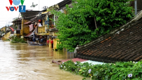 Phát triển du lịch bền vững: Bài học từ cơn lũ dữ tàn phá các di sản ở miền Trung (24/11/2017)