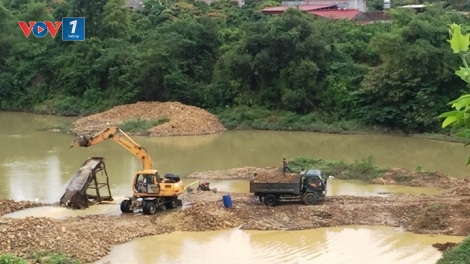 Khai thác cát trái phép hoành hành ở Bắc Giang (20/12/2017)