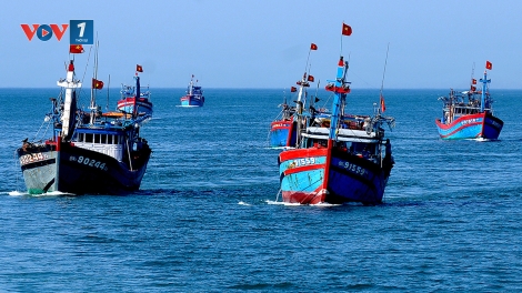 Ngư dân Lý Sơn vững vàng cùng Bộ Tư lệnh Vùng Cảnh sát biển 2 giữ gìn chủ quyền biển đảo Tổ quốc (08/12/2017)