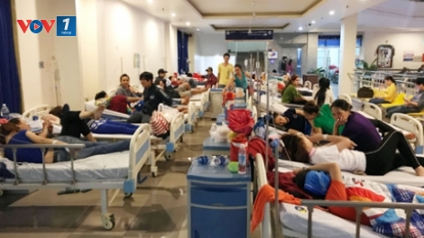 Hà Tĩnh - 6 người ngộ độc do đốt than để sưởi ấm  (Thời sự trưa 30/12/2017)