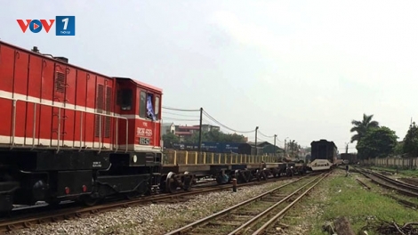 Tập trung đầu tư và kết nối vận tải đường sắt (07/02/2017)