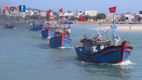 Ngư dân mở biển thẳng tiến ra Trường Sa (05/02/2017)
