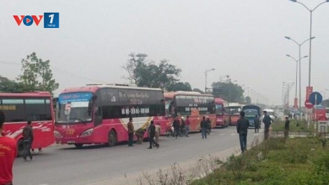 Chiều mai, Bộ Giao thông Vận tải sẽ đối thoại với các nhà xe về vấn đề phân tuyến tại Hà Nội. (Thời sự đêm 28/02/2017)