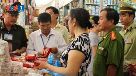 Tại Hội thảo đánh giá việc thực hiện chính sách, pháp luật về An toàn vệ sinh thực phẩm giai đoạn 2011- 2016, nhiều đại biểu đề nghị, phải thanh tra cả đội ngũ đi thanh tra an toàn thực phẩm (Thời sự đêm 6/3/2017)
