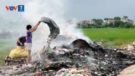 Xử lý rác thải nông thôn: Đừng đánh trống bỏ dùi (13/3/2017)