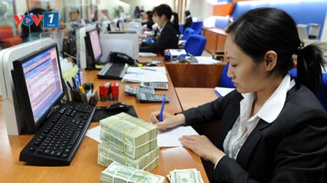 Tái cơ cấu ngân hàng: Cần mạnh tay xử lý nợ xấu (30/3/2017)