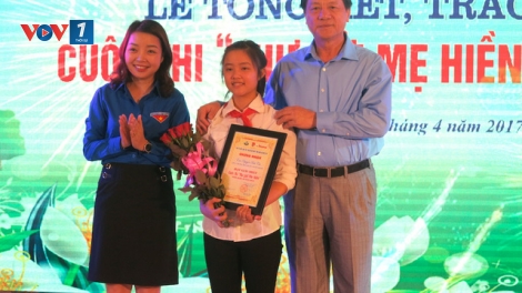 Câu chuyện cảm động về em Nguyễn Anh Thư, học sinh lớp 9, trường Trung học cơ sở Anh Sơn, Nghệ An với lá thư gửi người mẹ quá cố. (26/4/2017)