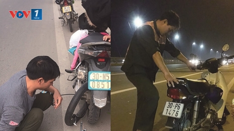 Đội vá xe miễn phí trên cầu Nhật Tân, Hà Nội (20/4/2017)