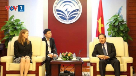 Facebook cam kết ngăn chặn thông tin xấu, độc hại, thông tin vi phạm pháp luật Việt Nam trên mạng xã hội Facebook. (Thời sự đêm 26/4/2017)