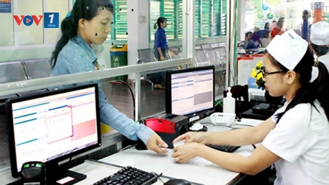 Bảo hiểm xã hội Việt Nam cảnh báo tình trạng trục lợi Quỹ bảo hiểm y tế (Thời sự đêm 23/5/2017)