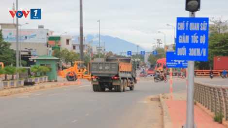 Bạn hữu đường xa: Ý thức tốt của các bác tài tại thành phố Đà Nẵng khi tham gia giao thông (15/5/2017)