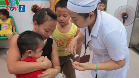 Tự sản xuất vắc-xin cho chương trình tiêm chủng mở rộng thành công từ phát huy nội lực (26/5/2017)
