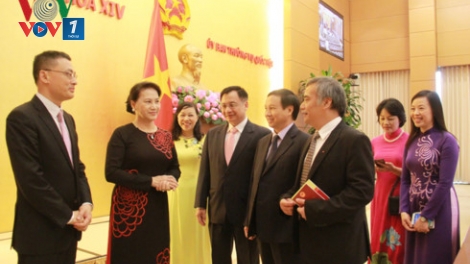 Chủ tịch Quốc hội Nguyễn Thị Kim Ngân gặp mặt các Trưởng cơ quan đại diện ngoại giao của Việt Nam ở nước ngoài (Thời sự đêm 13/7/2017)