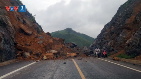 Mưa to kéo dài liên tục trên diện rộng những ngày qua, gây nhiều thiệt hại về tài sản và hoa màu cho các tỉnh phía Bắc (Thời sự đêm 2/7/2017)