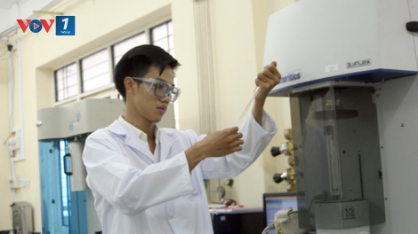 Một trong những người trẻ nhất hoàn thành chương trình tiến sỹ ở trường Đại học Bách Khoa, Đại học Quốc gia thành phố Hồ Chí Minh (17/8/2017)