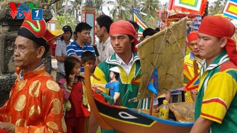 Lễ Khao lề thế lính Hoàng Sa: Nhắc nhở con cháu hùng binh kế tục bảo vệ chủ quyền Hoàng Sa của Hải đội Hoàng Sa năm xưa (18/9/2017)