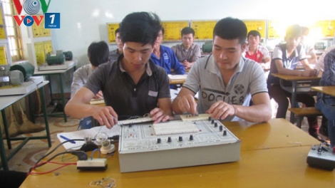 Chính sách bảo hiểm thất nghiệp cần hướng hỗ trợ vào học nghề (28/9/2017)