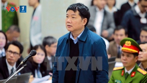 Tòa án Nhân dân Thành phố Hà Nội xét xử sơ thẩm Đinh La Thăng – nguyên Chủ tịch Hội đồng thành viên Tập đoàn Dầu khí Việt Nam và 21 đồng phạm trong vụ án tham nhũng – kinh tế xảy ra tại Tổng Cty CP Xây lắp Dầu khí Việt Nam (Thời sự trưa 8/1/2018)