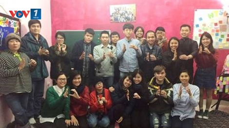 Giáng sinh của người điếc và những văn hóa chưa từng biết đến của họ (23/12/2018)