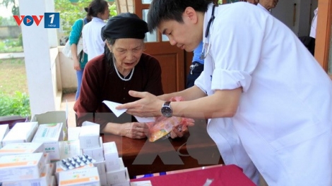 Tiếp tục đưa bác sỹ trẻ tình nguyện về các huyện nghèo  (27/02/2018)